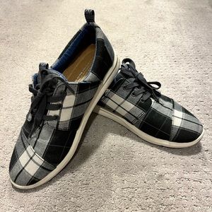 TOMS navy/cream plaid sneakers